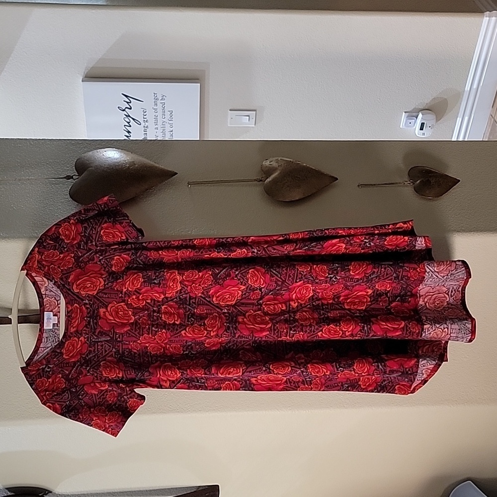 LuLaRoe CARLY SHORT SLEEVE HIGH LOW OVERSIZED DRESS orange red roses size XS